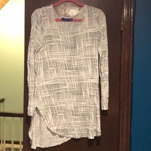 Women’s long sleeve tunic